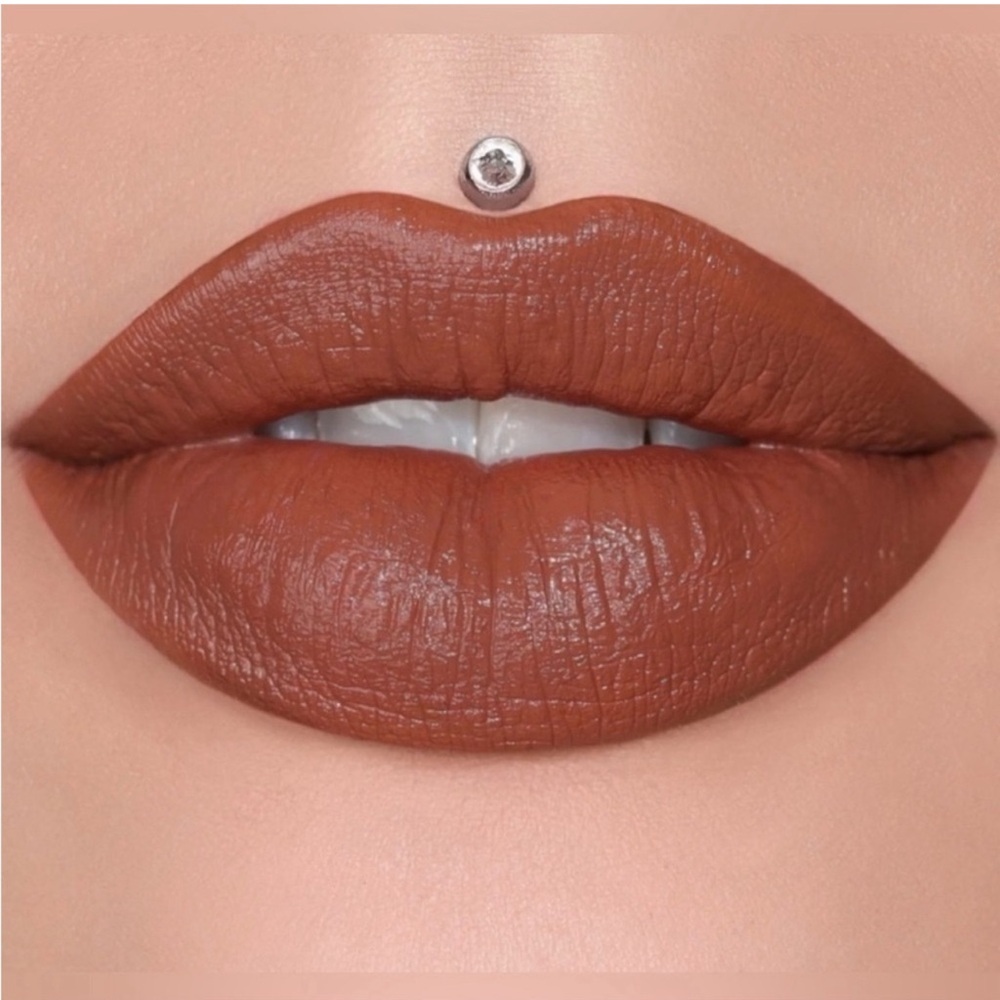 Jeffree Star Velvet Trap Lipstick ⭐️ Man Down